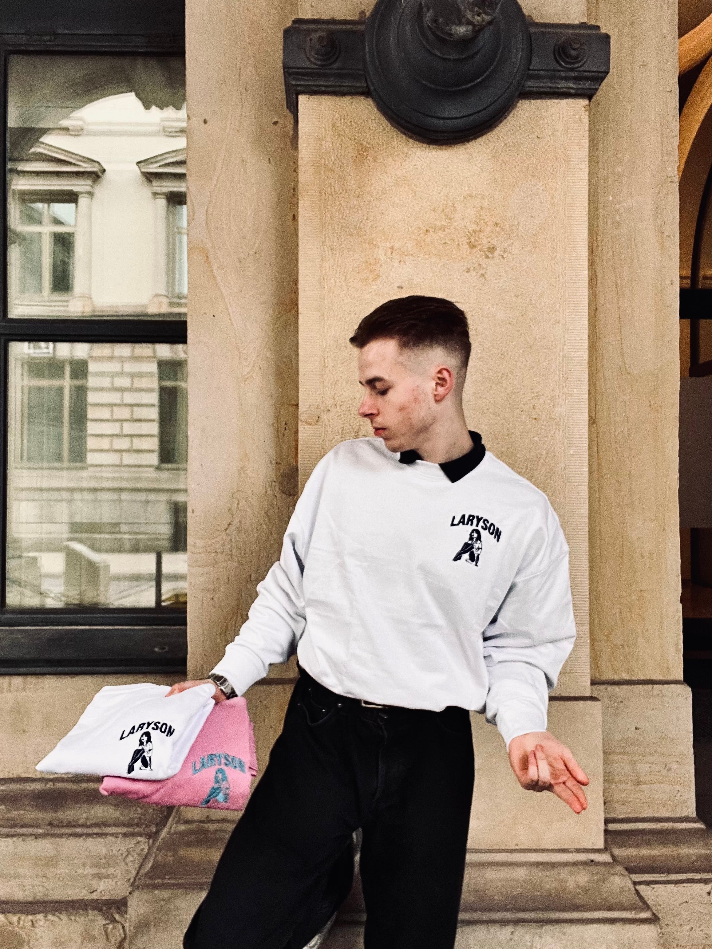 Laryson – Cloud Oversized Sweater (White) Unisex