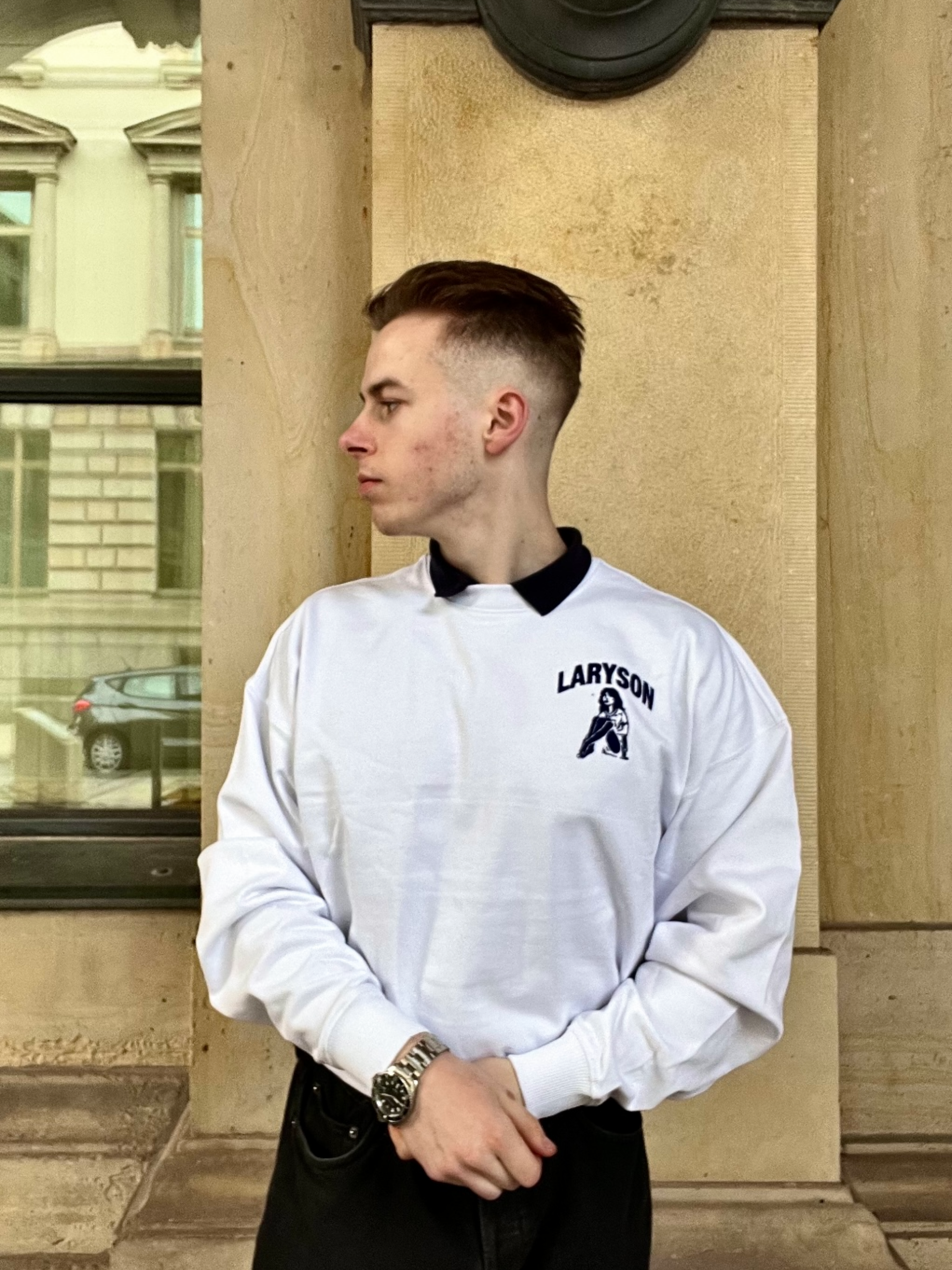 Laryson – Cloud Oversized Sweater (White) Unisex